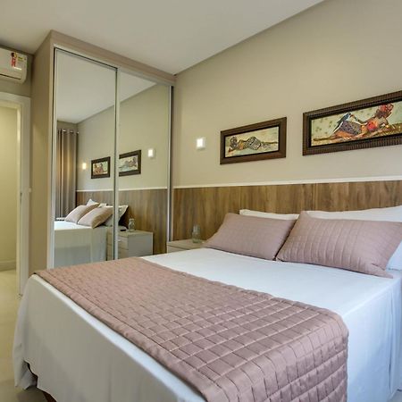 ボンビーニャスResidencial Casa Floraアパートメント エクステリア 写真