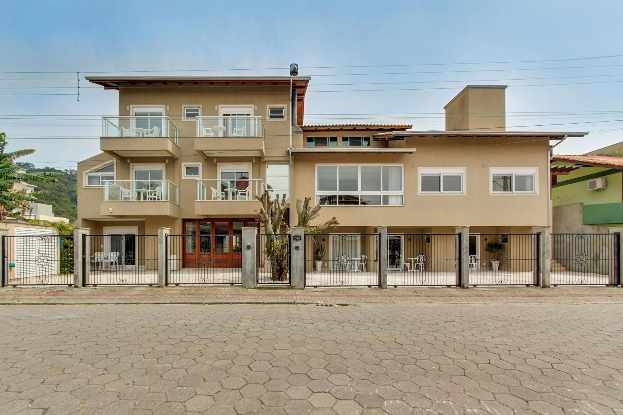 ボンビーニャスResidencial Casa Floraアパートメント エクステリア 写真